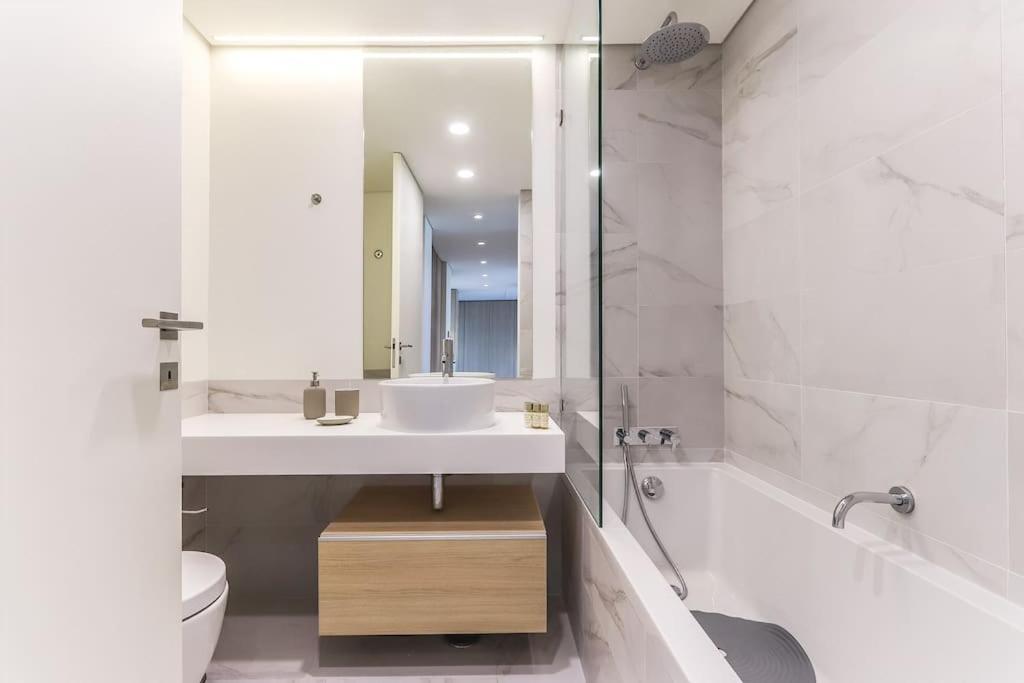 Apartment Marques Pombal 2 Bed Ac Lissabon